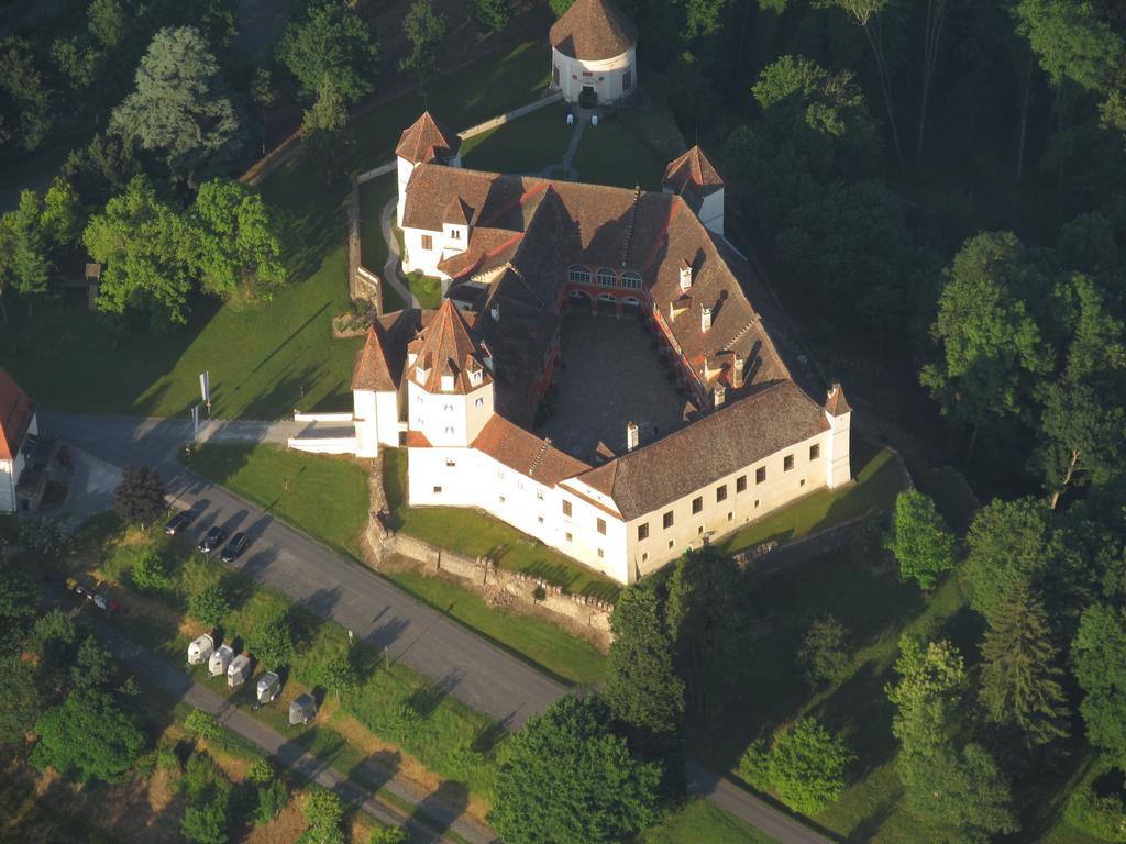 Weingut Dietl *